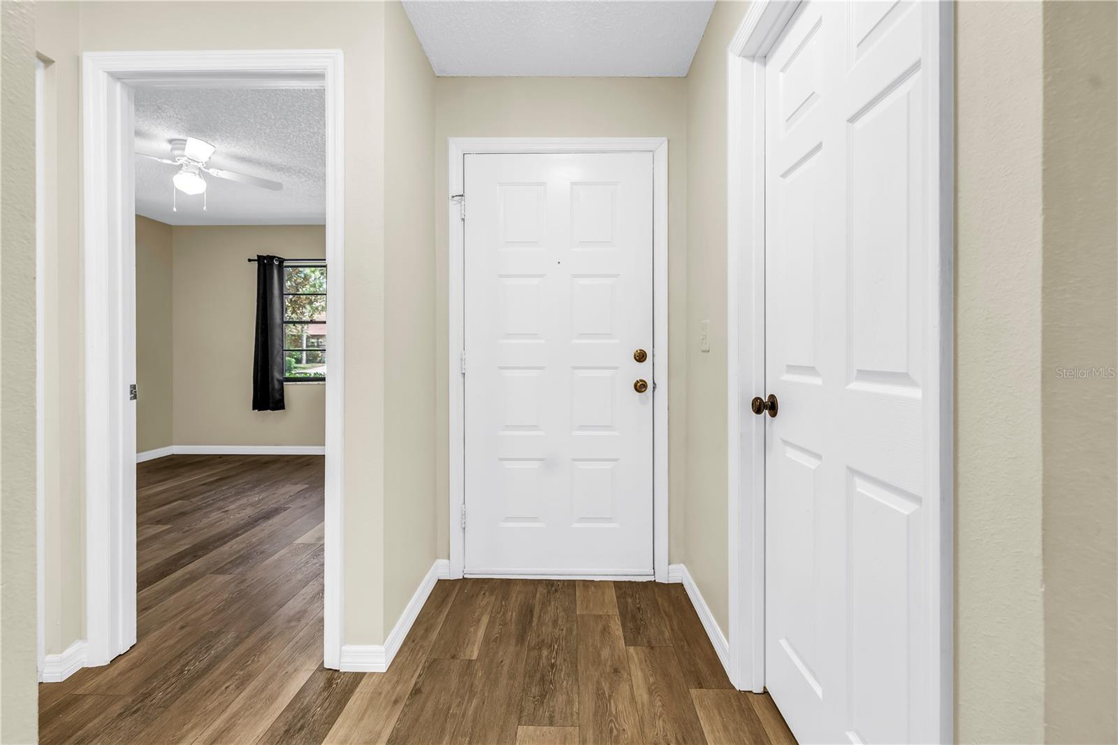 Image 28 of 31 For 9701 Lake Seminole Drive E