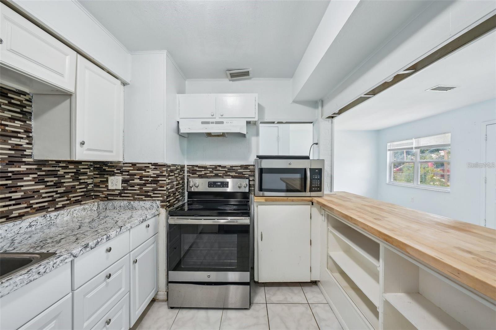 Image 11 of 23 For 7715 Deleuil Avenue