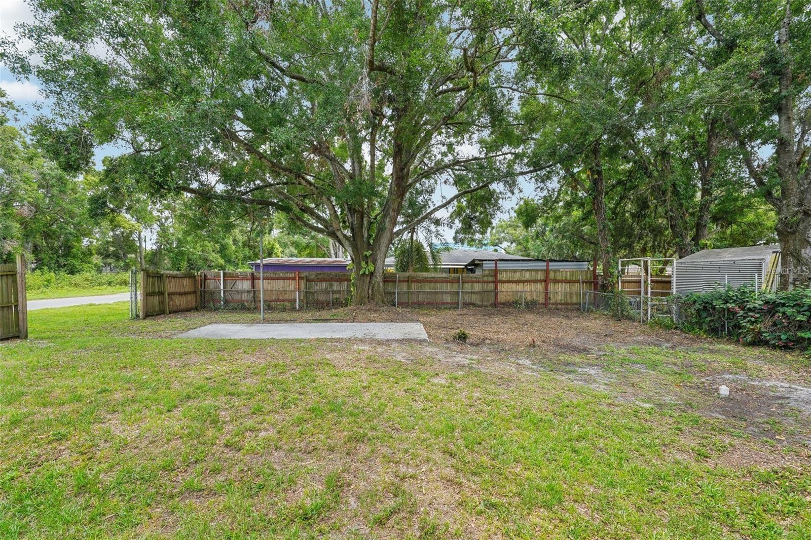 Image 20 of 23 For 7715 Deleuil Avenue