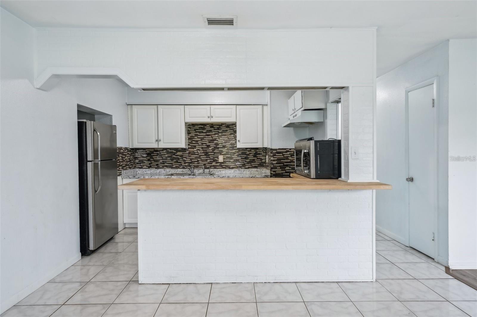 Image 8 of 23 For 7715 Deleuil Avenue