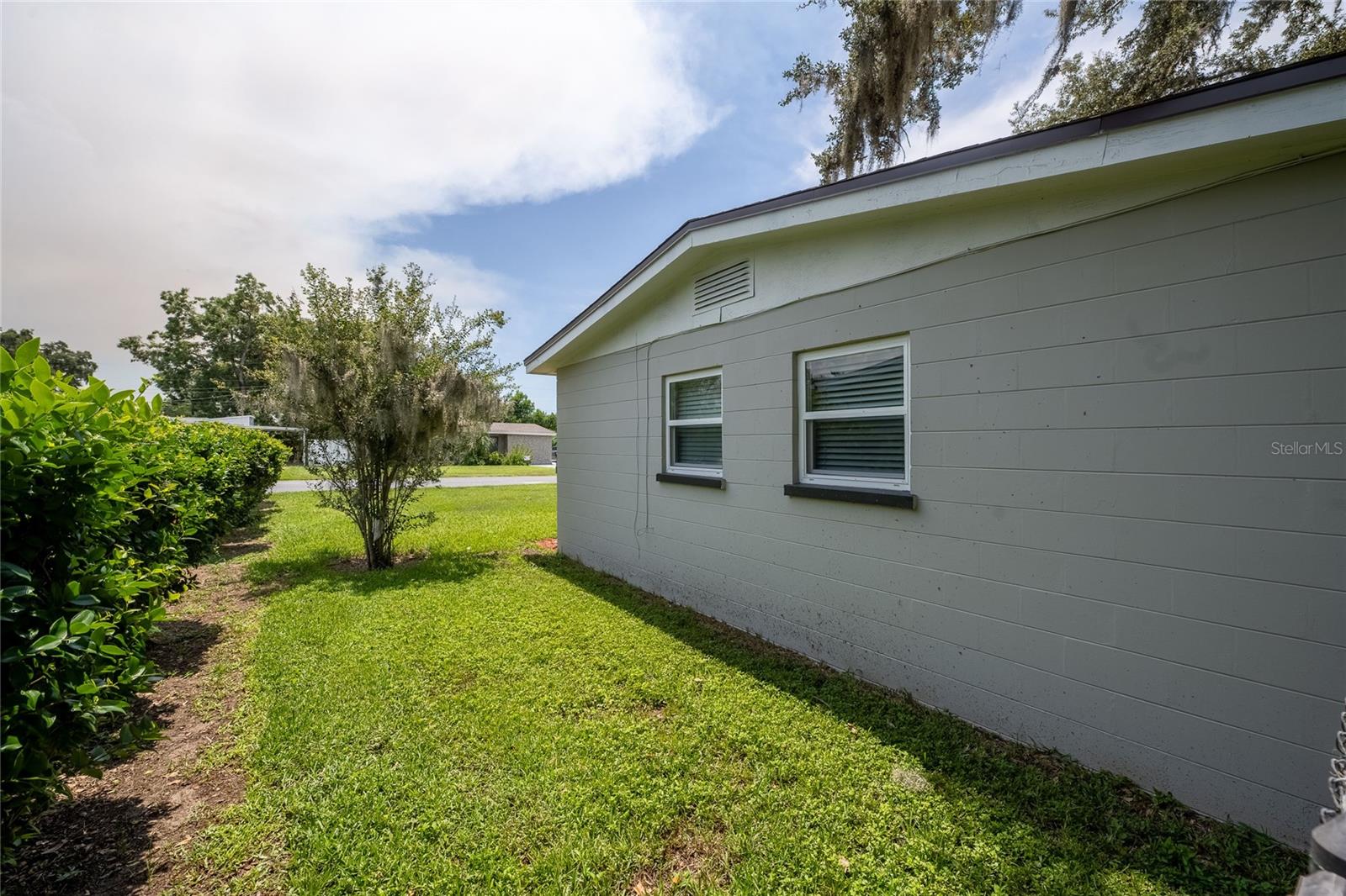 Image 25 of 33 For 511 Garden Drive N