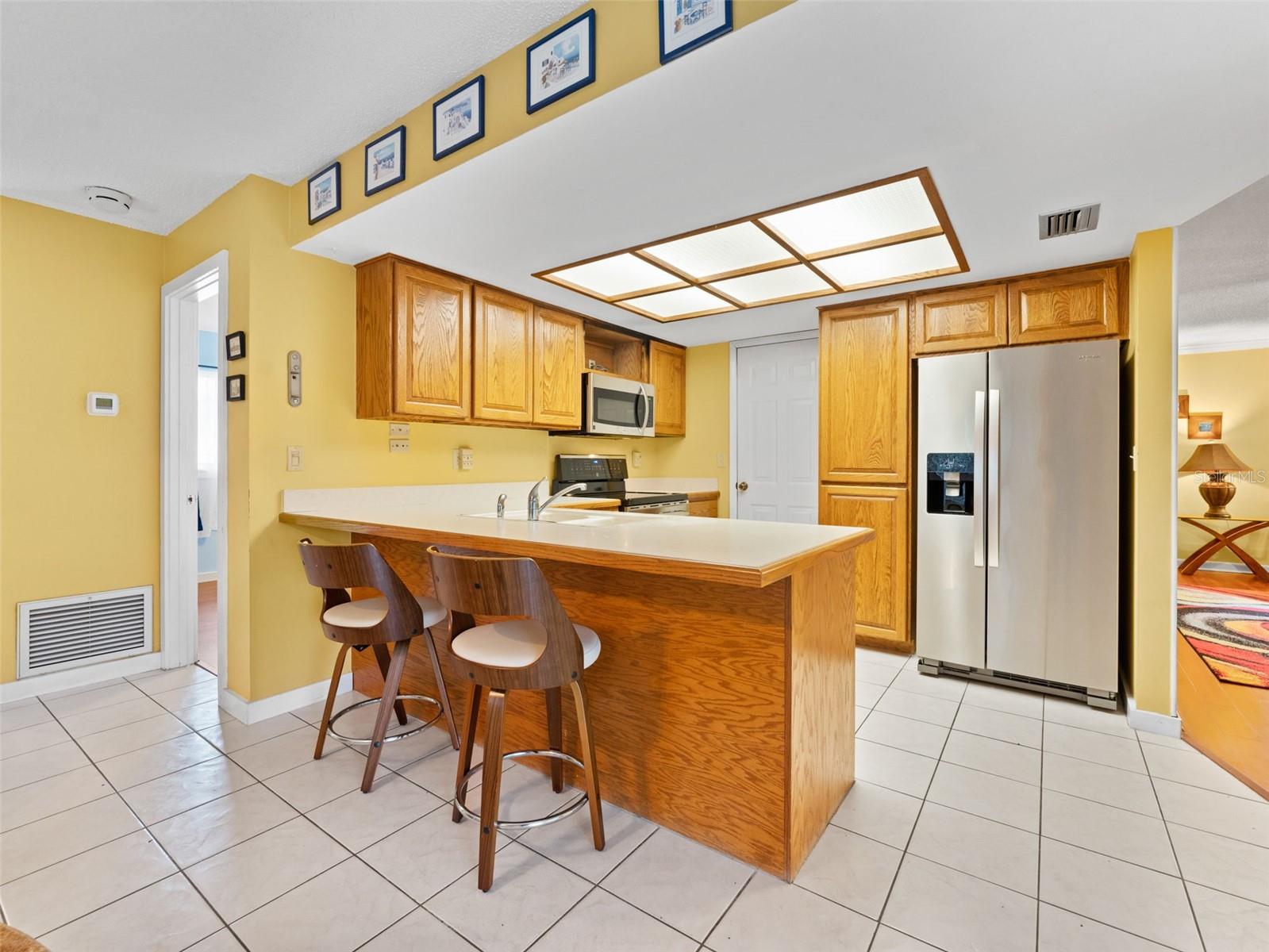 Image 10 of 40 For 1374 Wexford Drive S