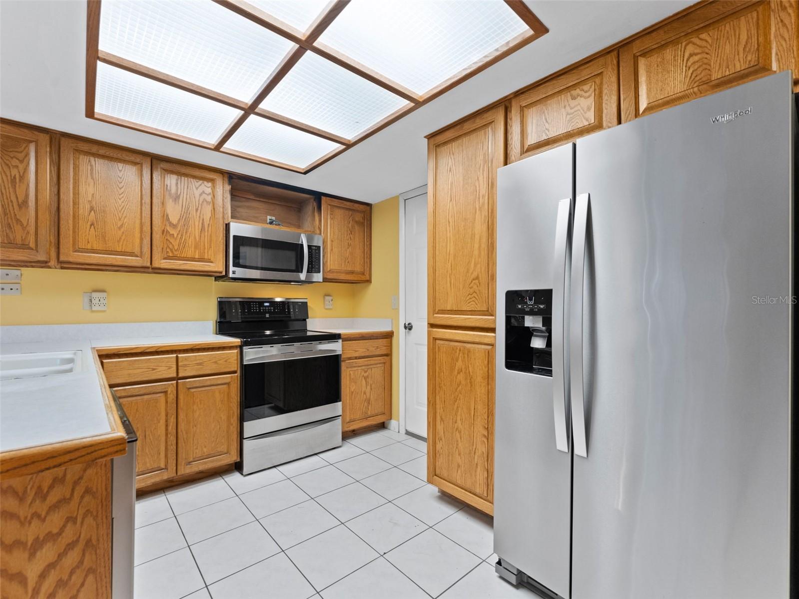 Image 11 of 40 For 1374 Wexford Drive S