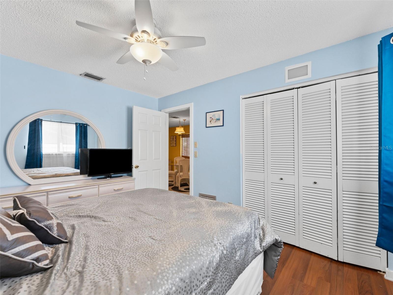 Image 21 of 40 For 1374 Wexford Drive S