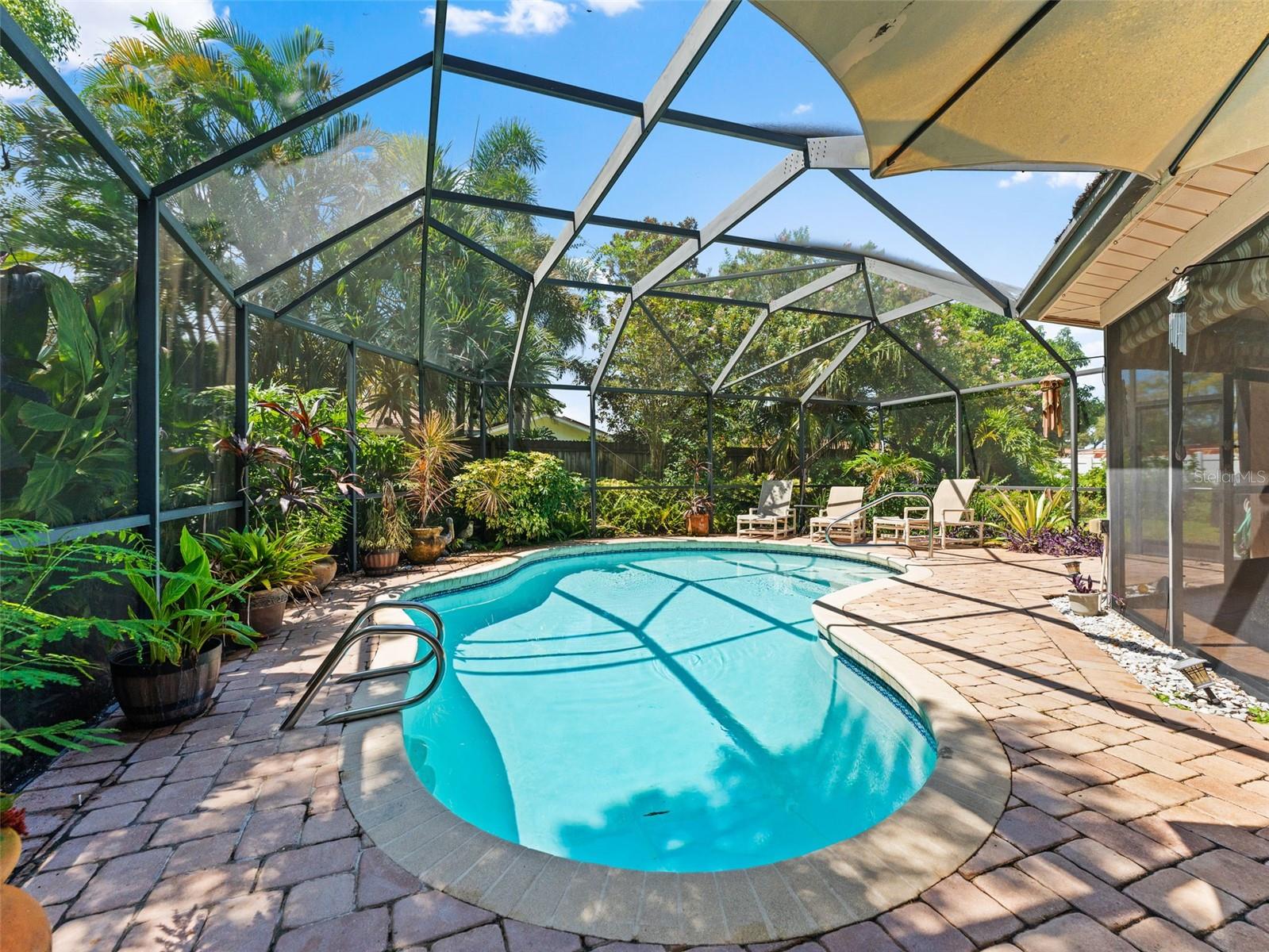 Image 28 of 40 For 1374 Wexford Drive S