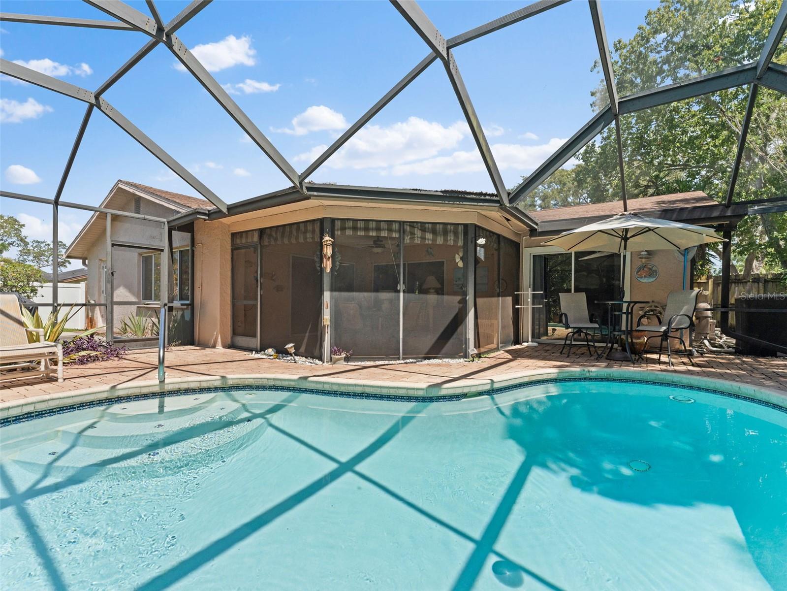 Image 30 of 40 For 1374 Wexford Drive S