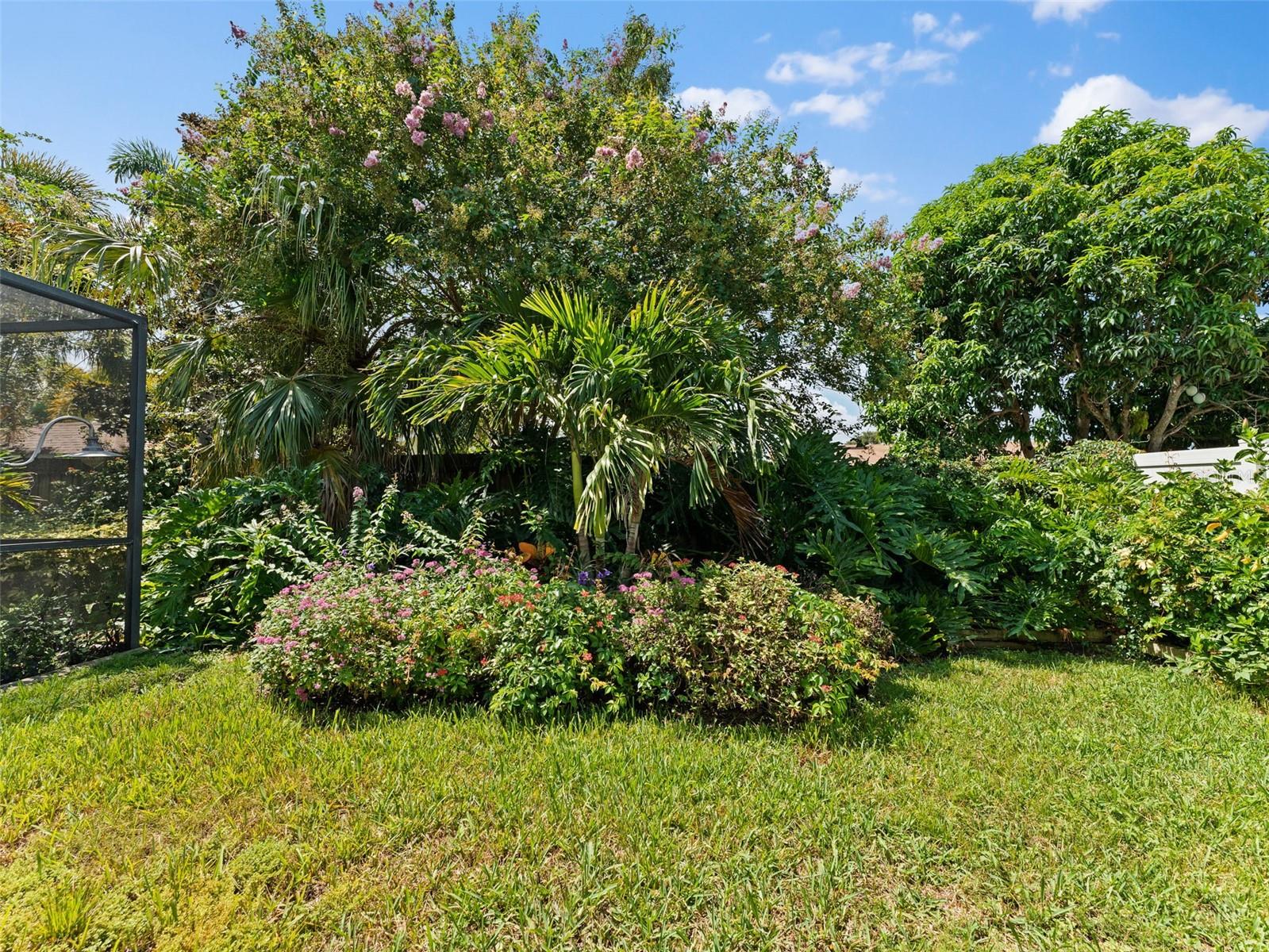 Image 33 of 40 For 1374 Wexford Drive S