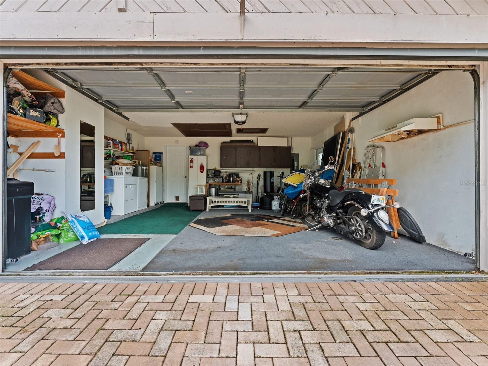 Image 34 of 40 For 1374 Wexford Drive S