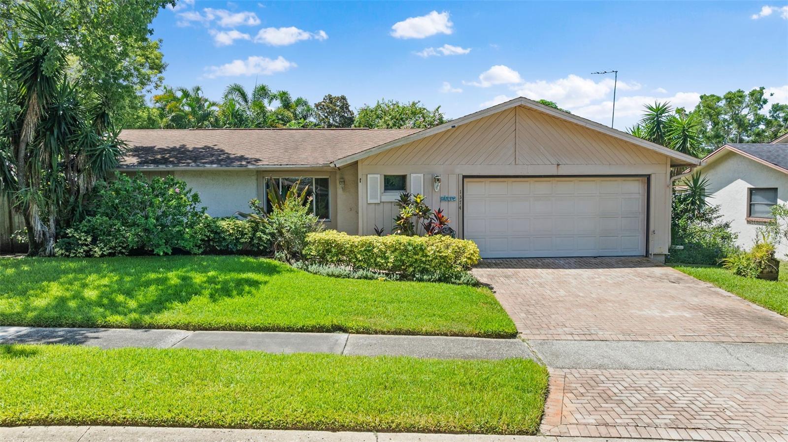 Image 35 of 40 For 1374 Wexford Drive S