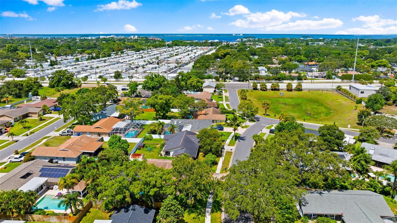 Image 38 of 40 For 1374 Wexford Drive S