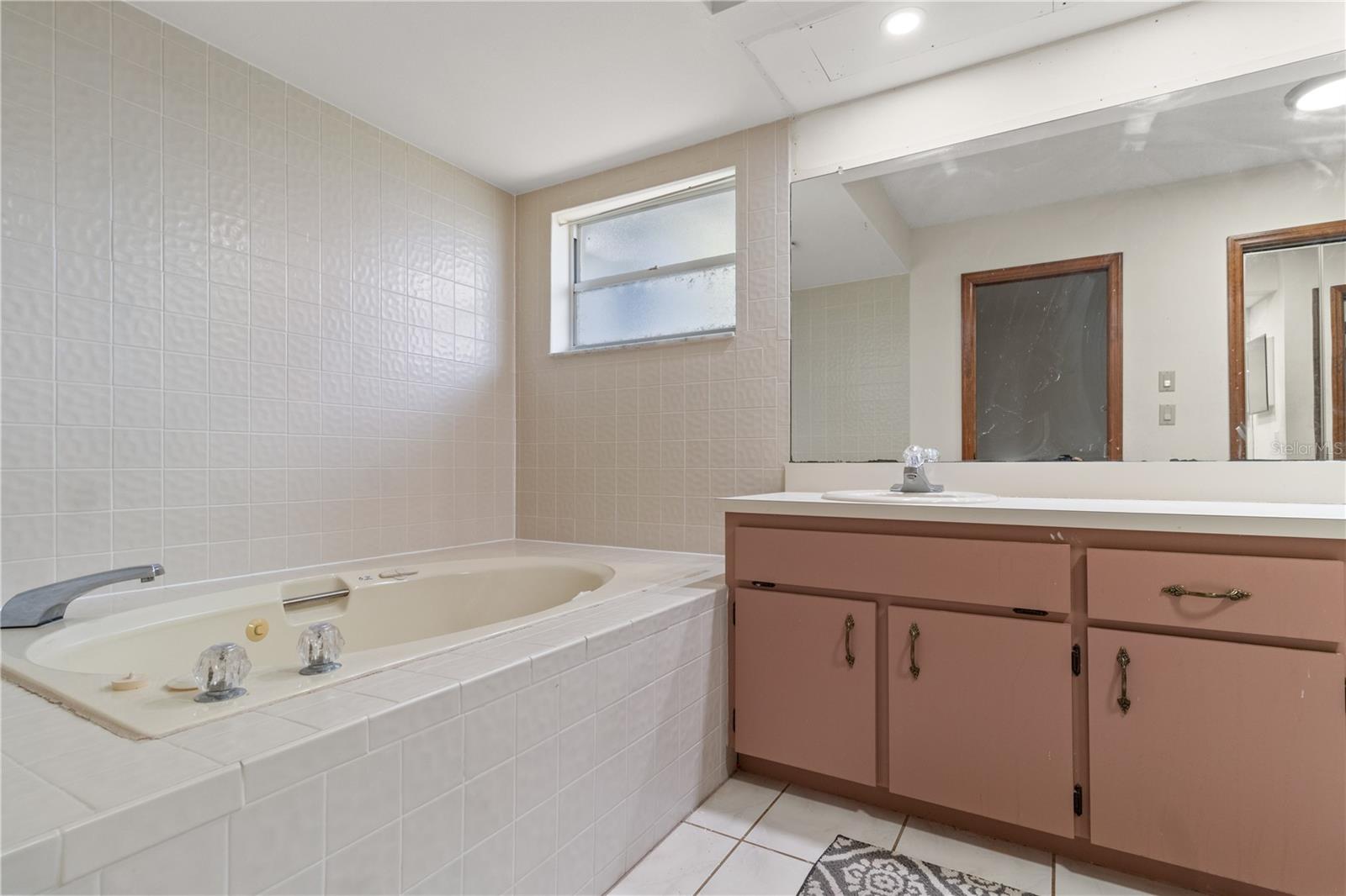 Image 15 of 22 For 2079 Beckwith Avenue
