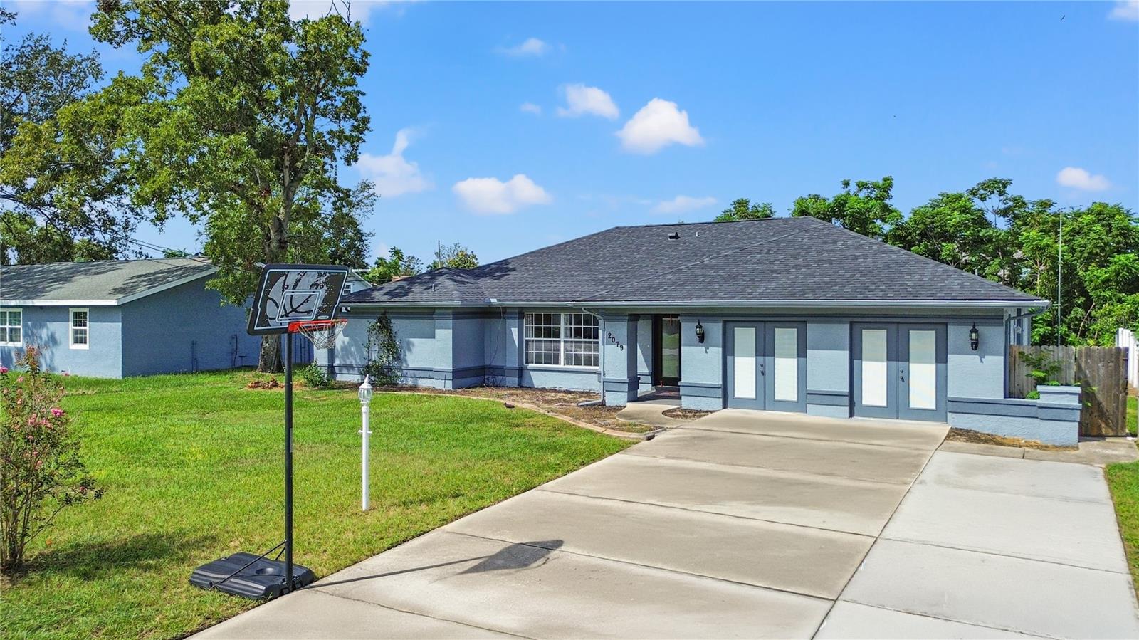 Image 2 of 22 For 2079 Beckwith Avenue