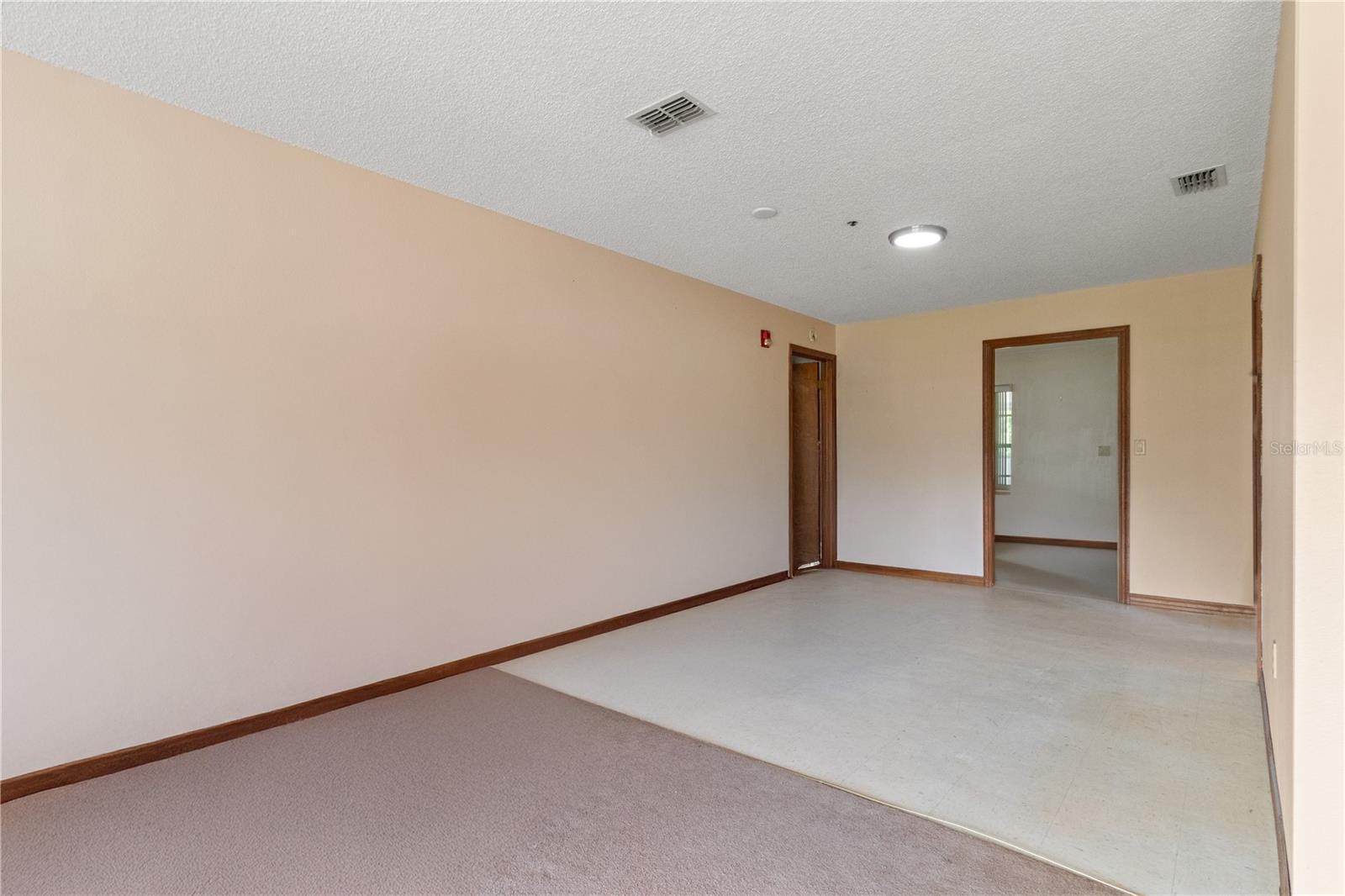 Image 6 of 22 For 2079 Beckwith Avenue