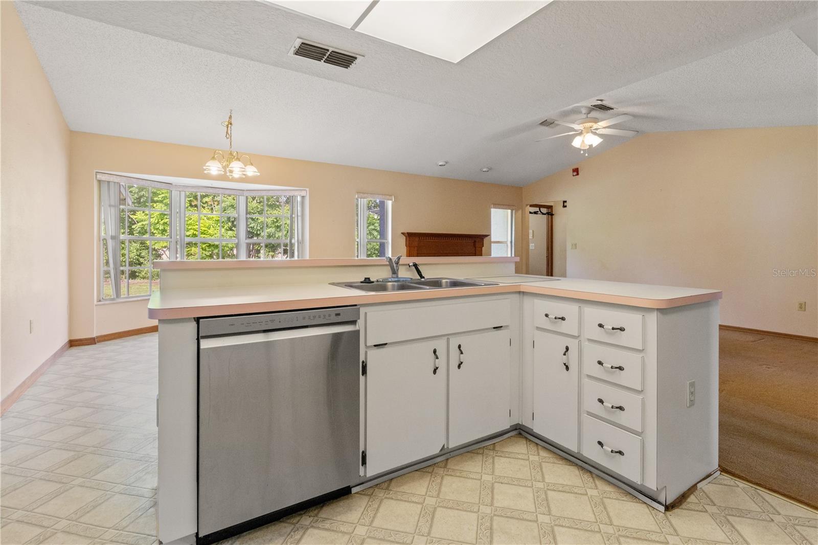 Image 8 of 22 For 2079 Beckwith Avenue