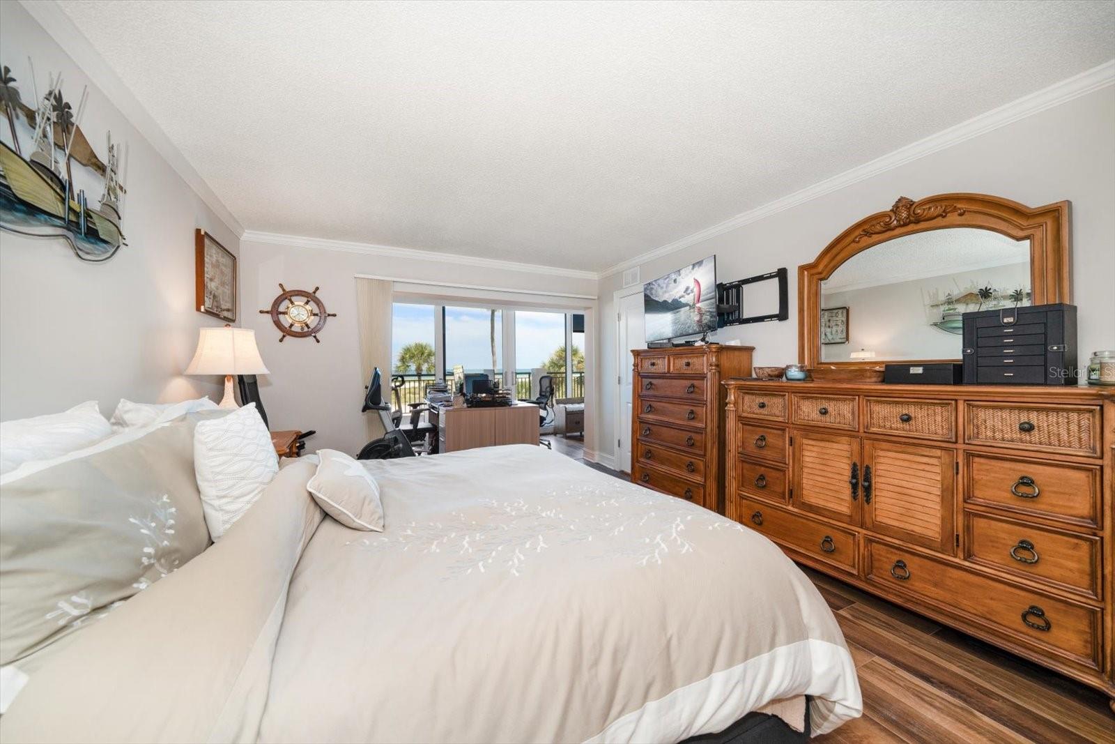 Image 24 of 63 For 1270 Gulf Boulevard 308