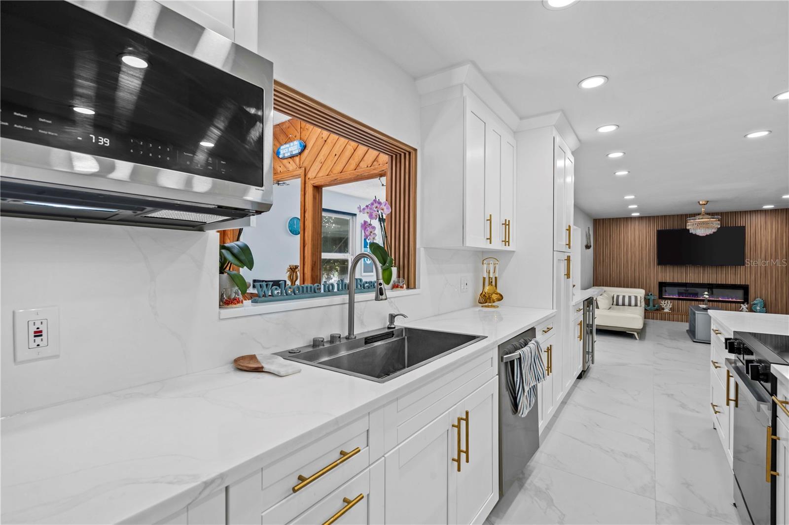 Image 11 of 72 For 107 Causeway Boulevard