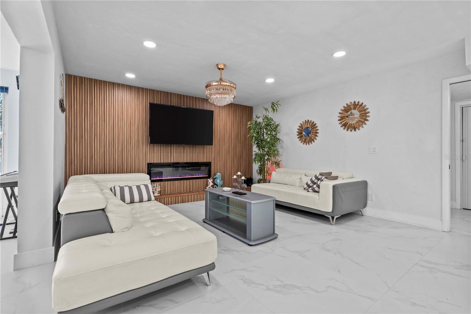 Image 2 of 72 For 107 Causeway Boulevard
