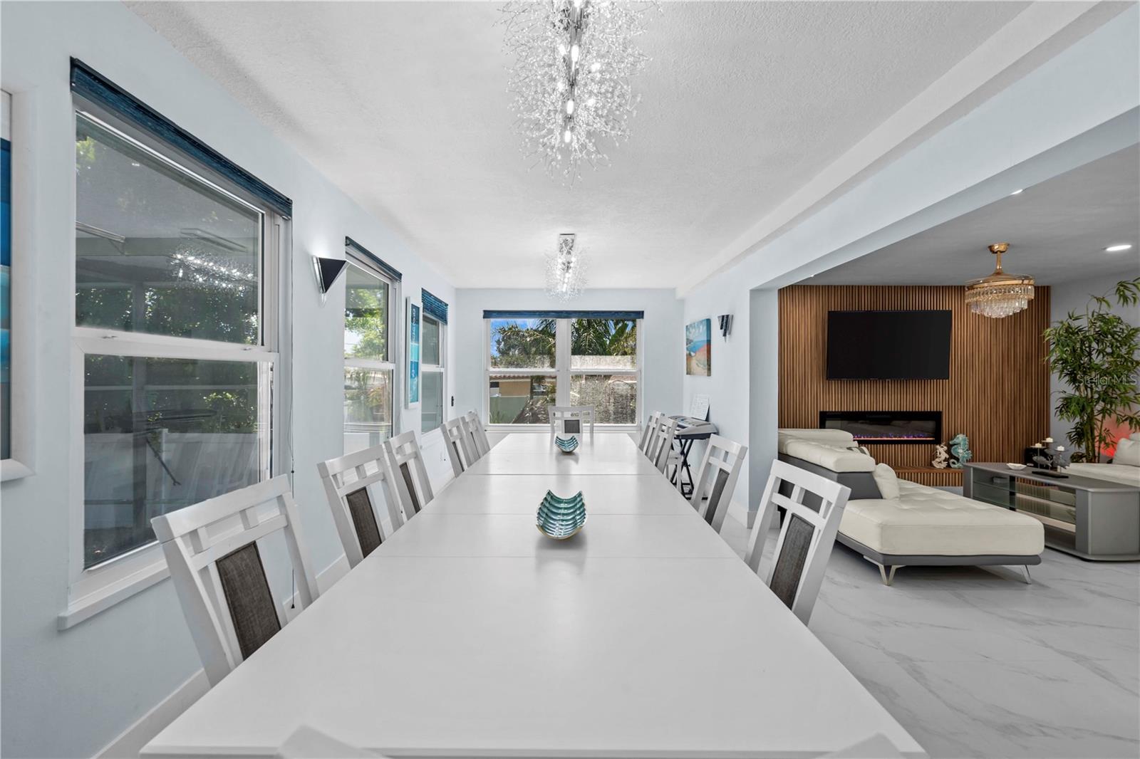 Image 25 of 72 For 107 Causeway Boulevard