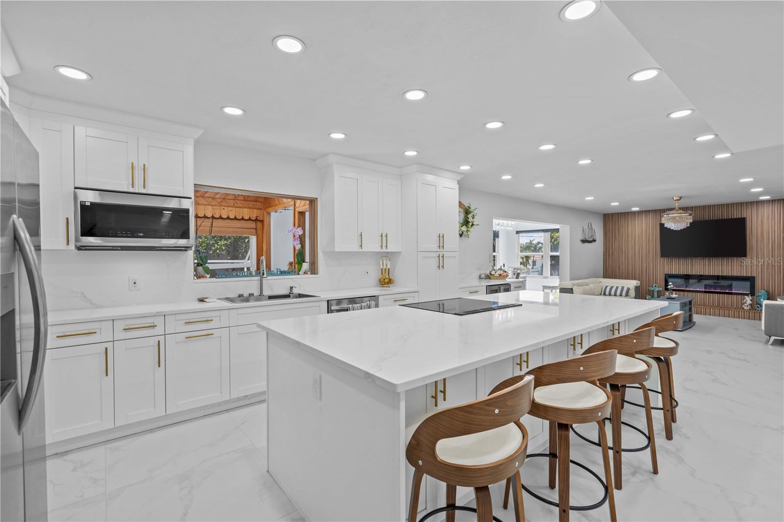 Image 6 of 72 For 107 Causeway Boulevard