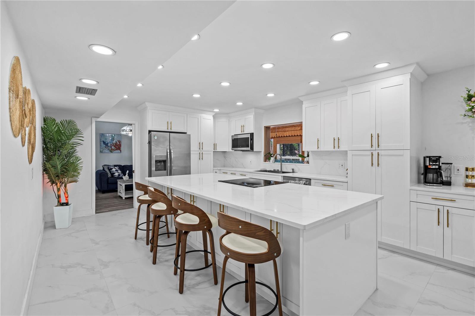 Image 7 of 72 For 107 Causeway Boulevard