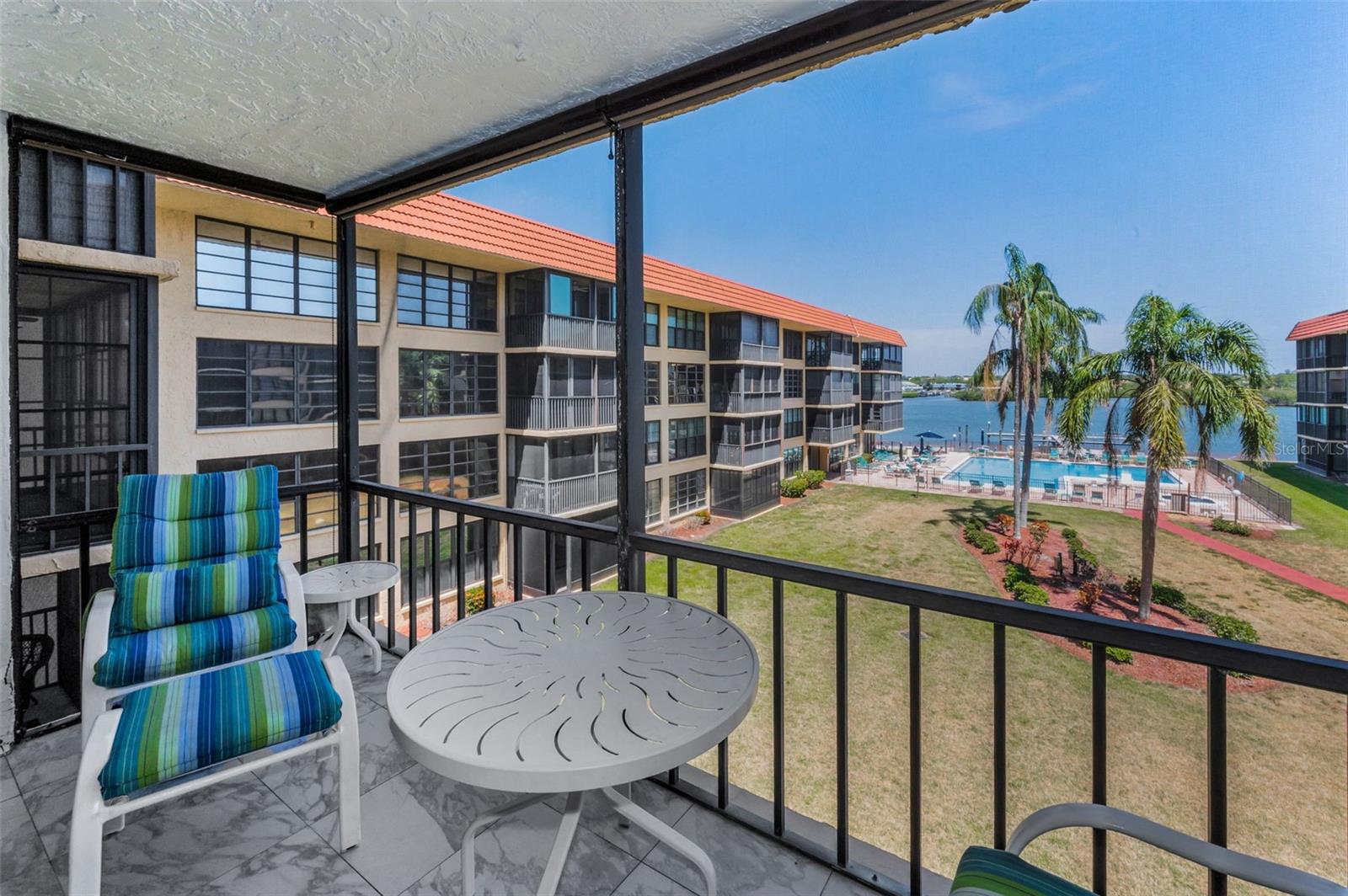 Image 12 of 61 For 19701 Gulf Boulevard 323