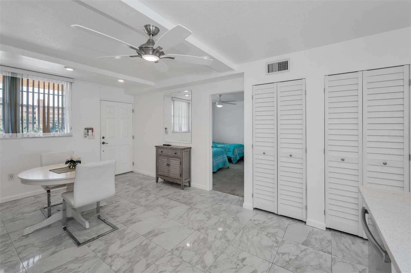 Image 23 of 61 For 19701 Gulf Boulevard 323
