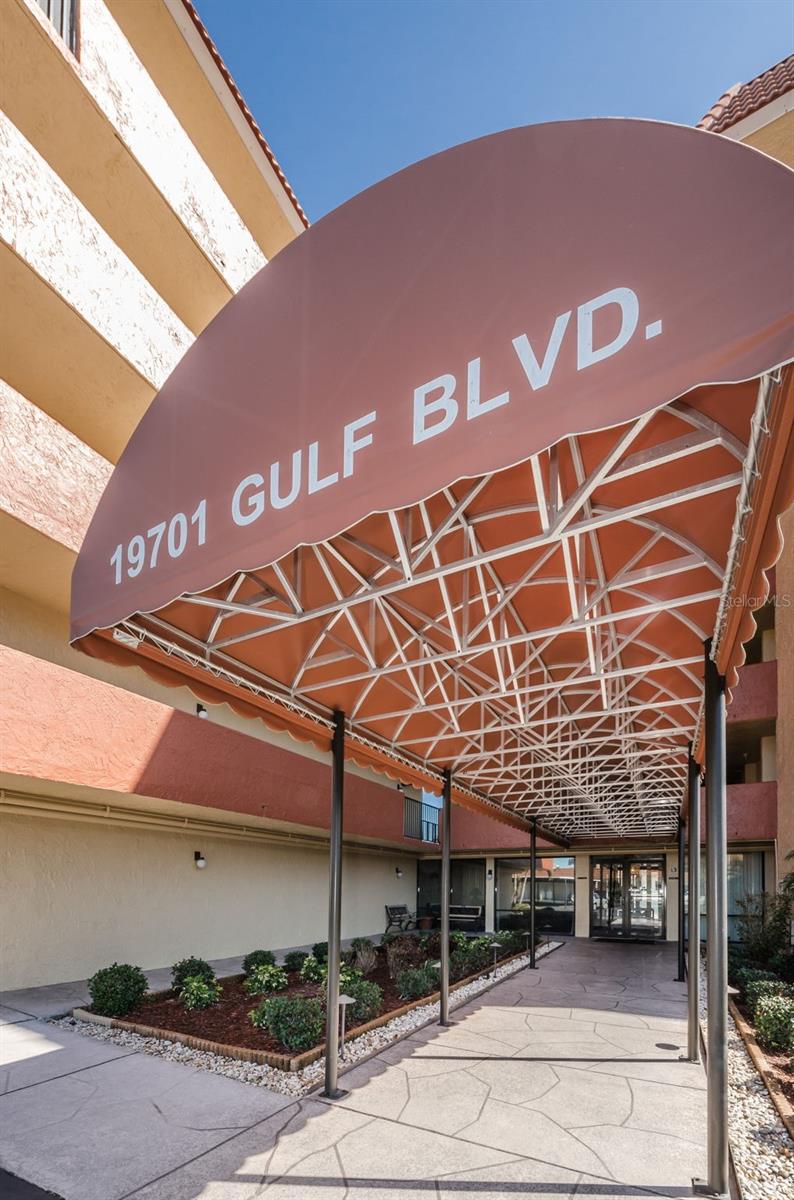 Image 51 of 61 For 19701 Gulf Boulevard 323