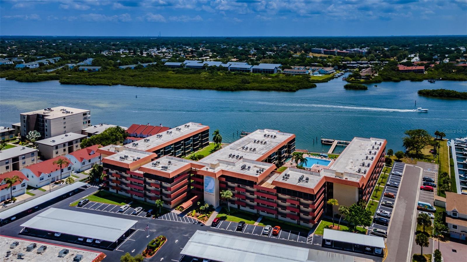 Image 54 of 61 For 19701 Gulf Boulevard 323