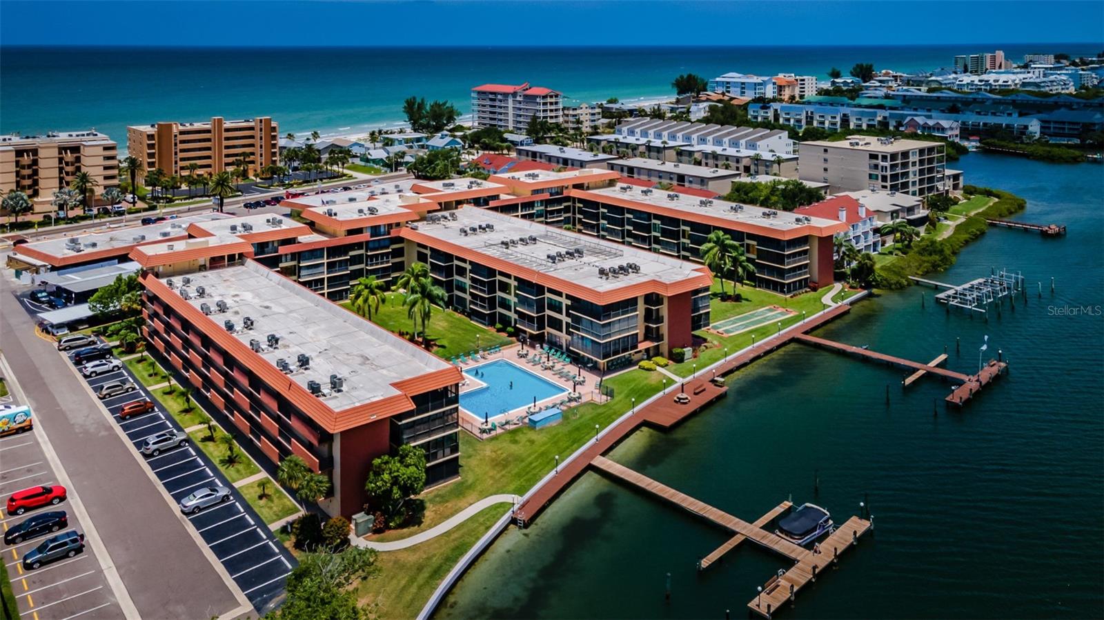 Image 56 of 61 For 19701 Gulf Boulevard 323