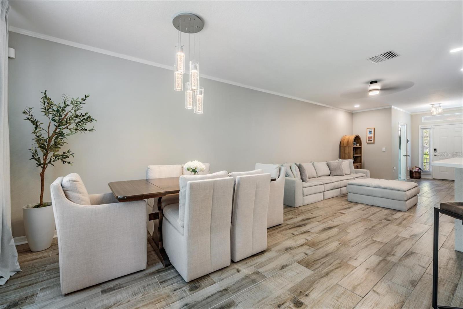 Image 11 of 46 For 9712 Forestdale Court