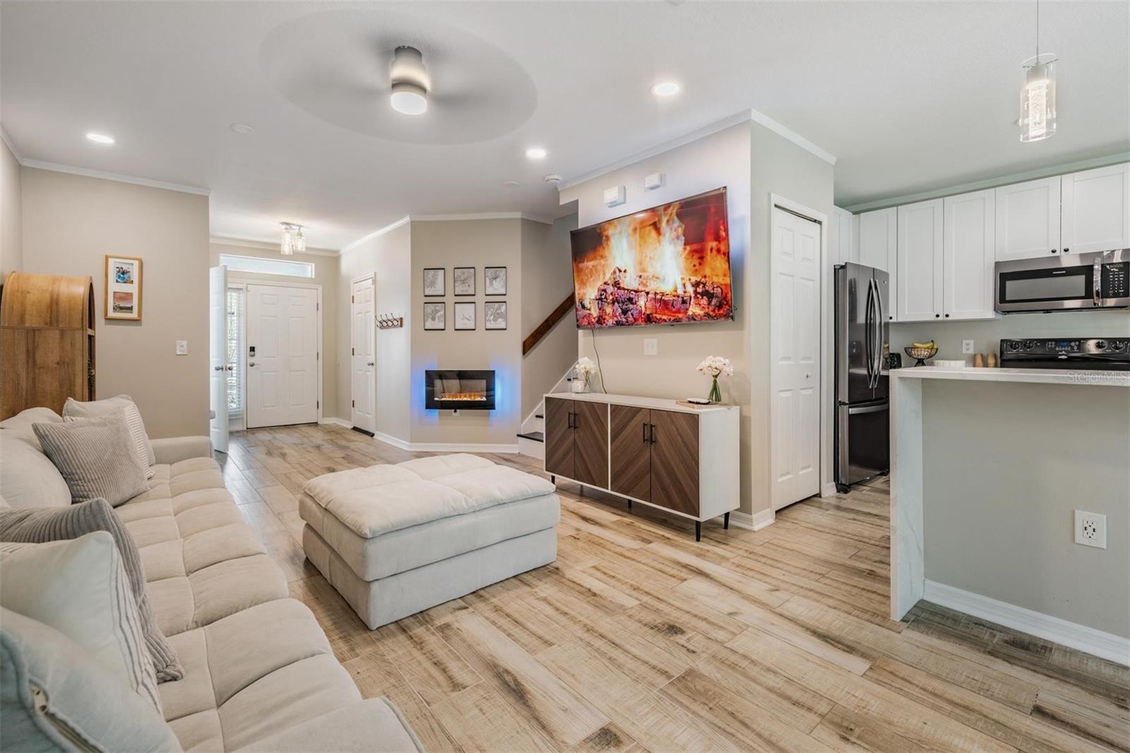 Image 14 of 46 For 9712 Forestdale Court