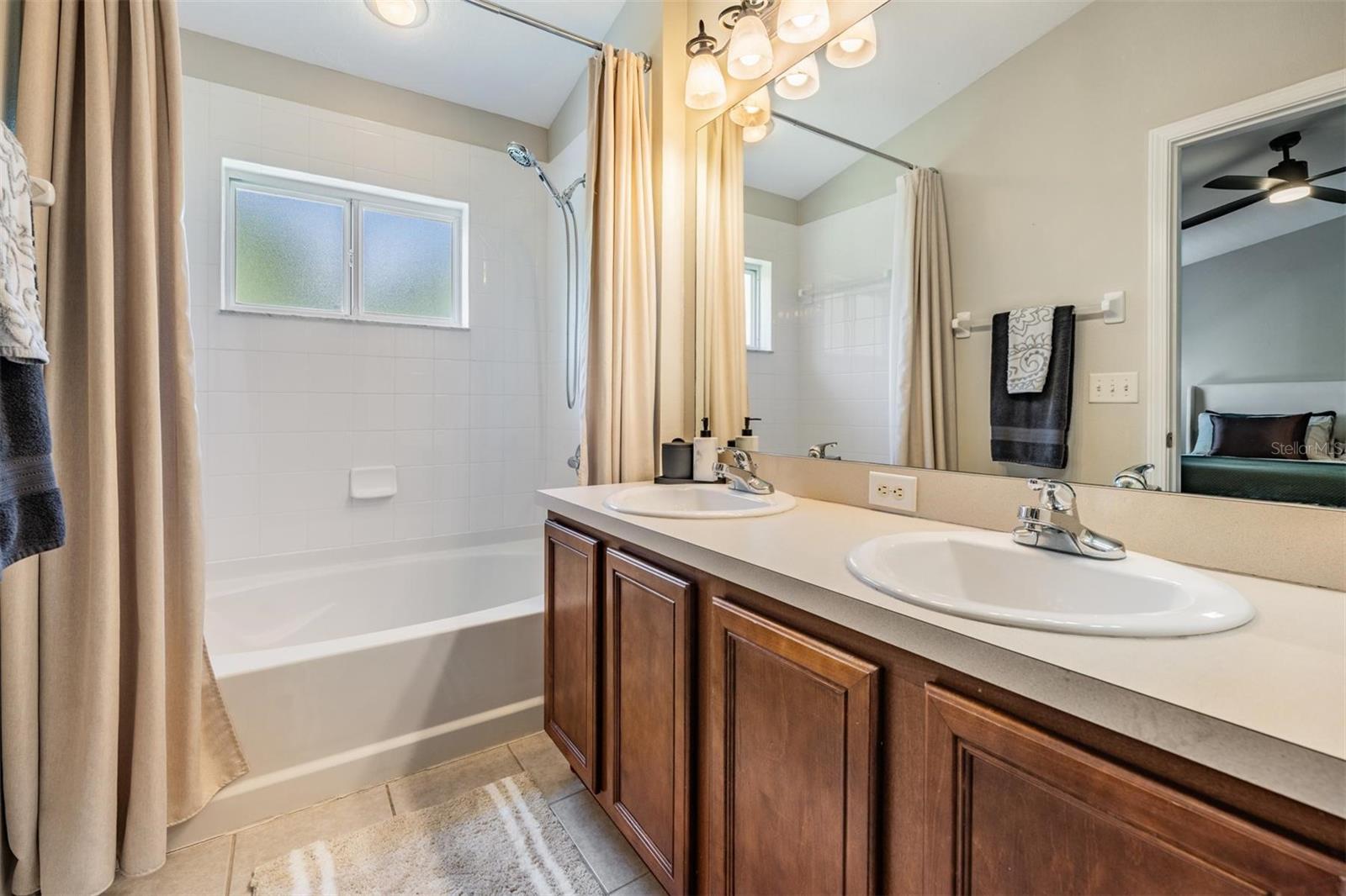 Image 26 of 46 For 9712 Forestdale Court