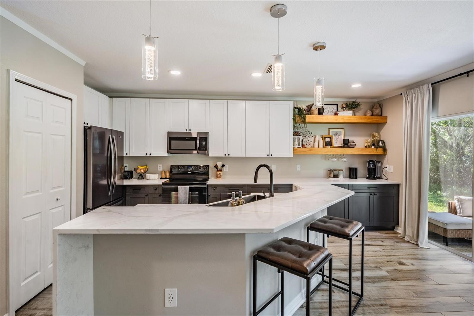Image 5 of 46 For 9712 Forestdale Court