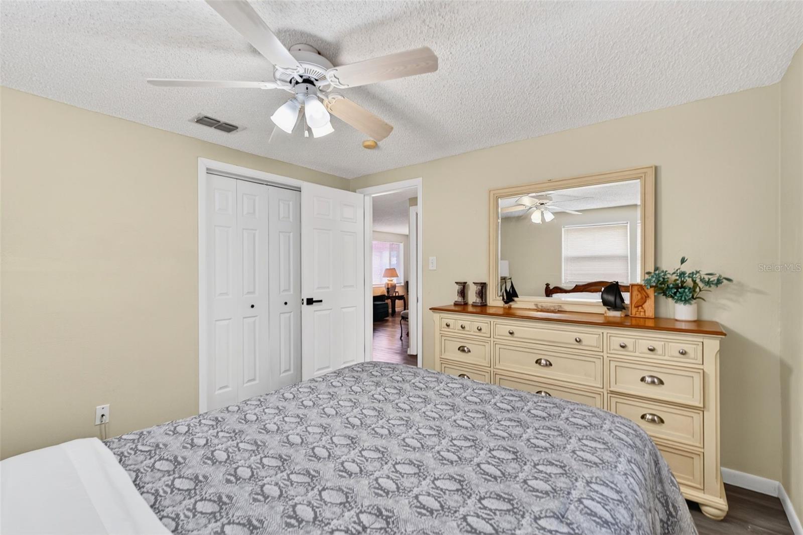Listing photo id 19 for 13706 Britton Drive
