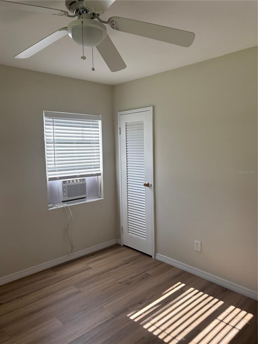 Image 11 of 21 For 5933 16th Avenue N