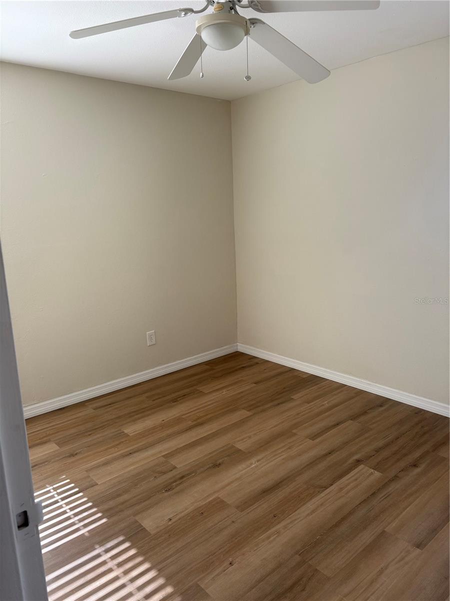 Image 4 of 21 For 5933 16th Avenue N