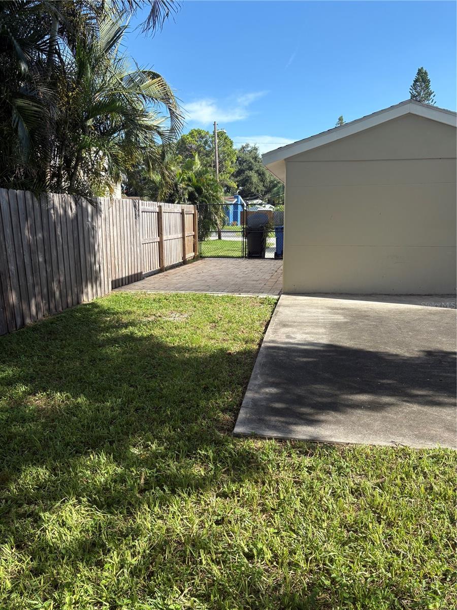 Image 8 of 21 For 5933 16th Avenue N