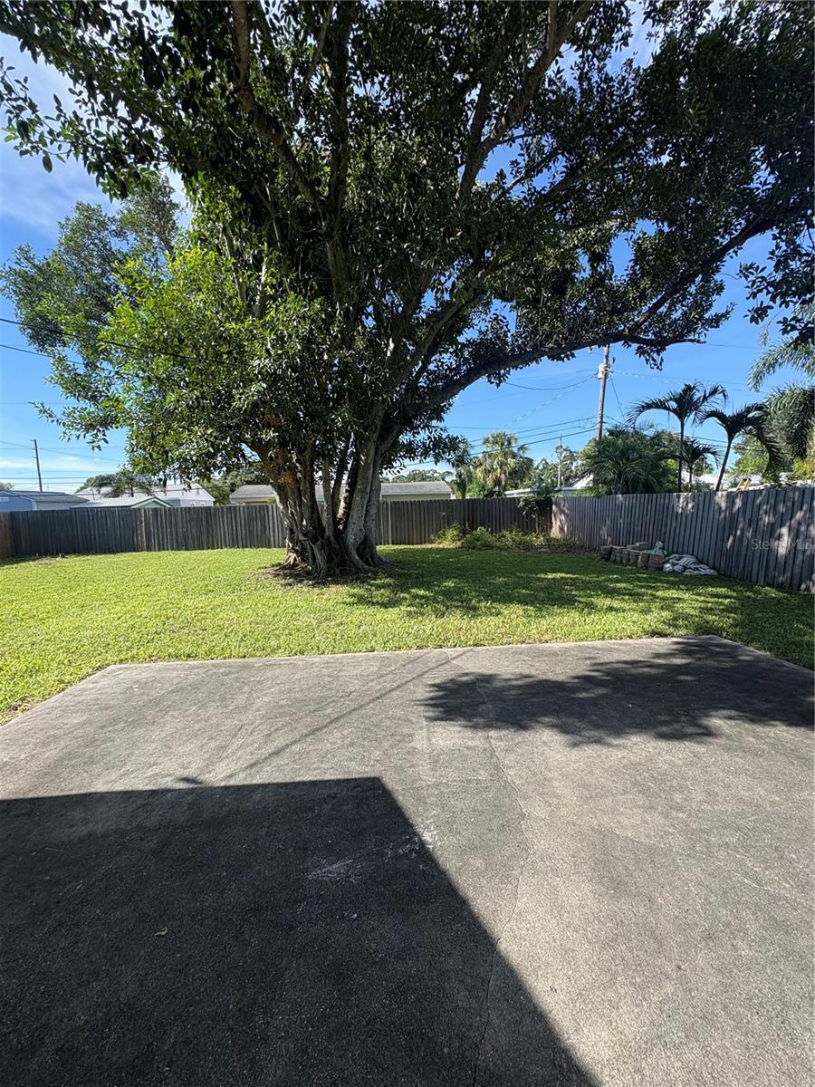 Image 9 of 21 For 5933 16th Avenue N