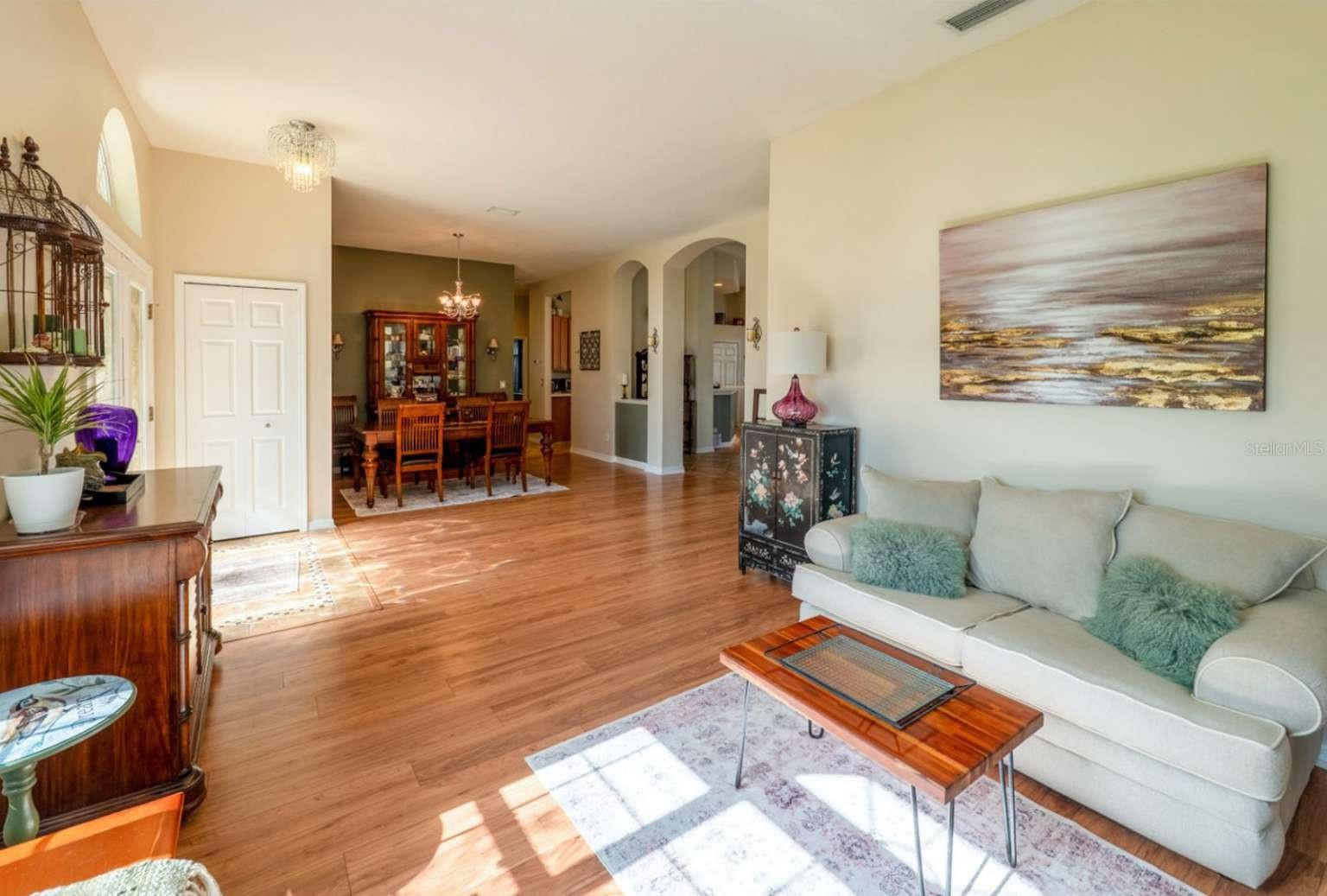 Image 18 of 54 For 6125 46th Lane E