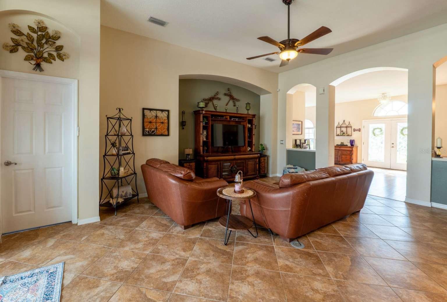 Image 20 of 54 For 6125 46th Lane E