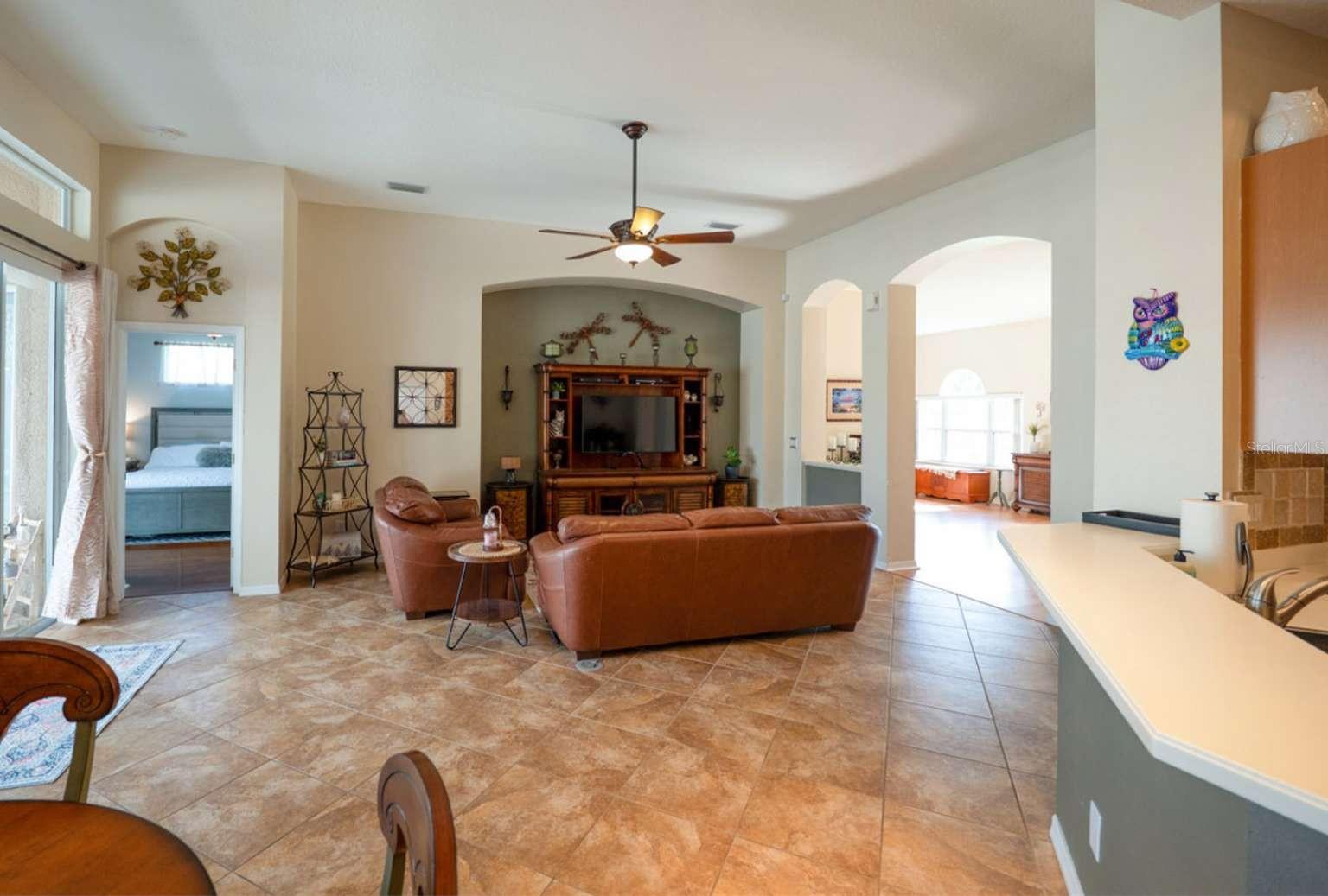 Image 21 of 54 For 6125 46th Lane E