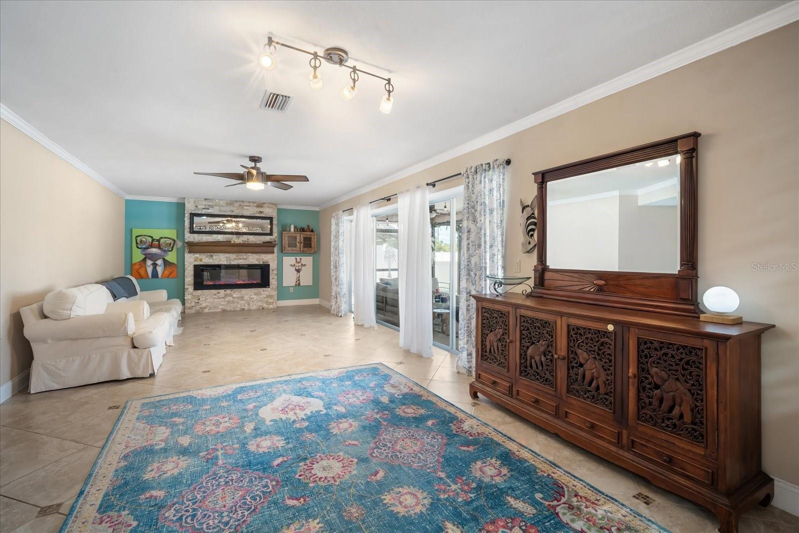 Image 10 of 62 For 9576 Oakhurst Road