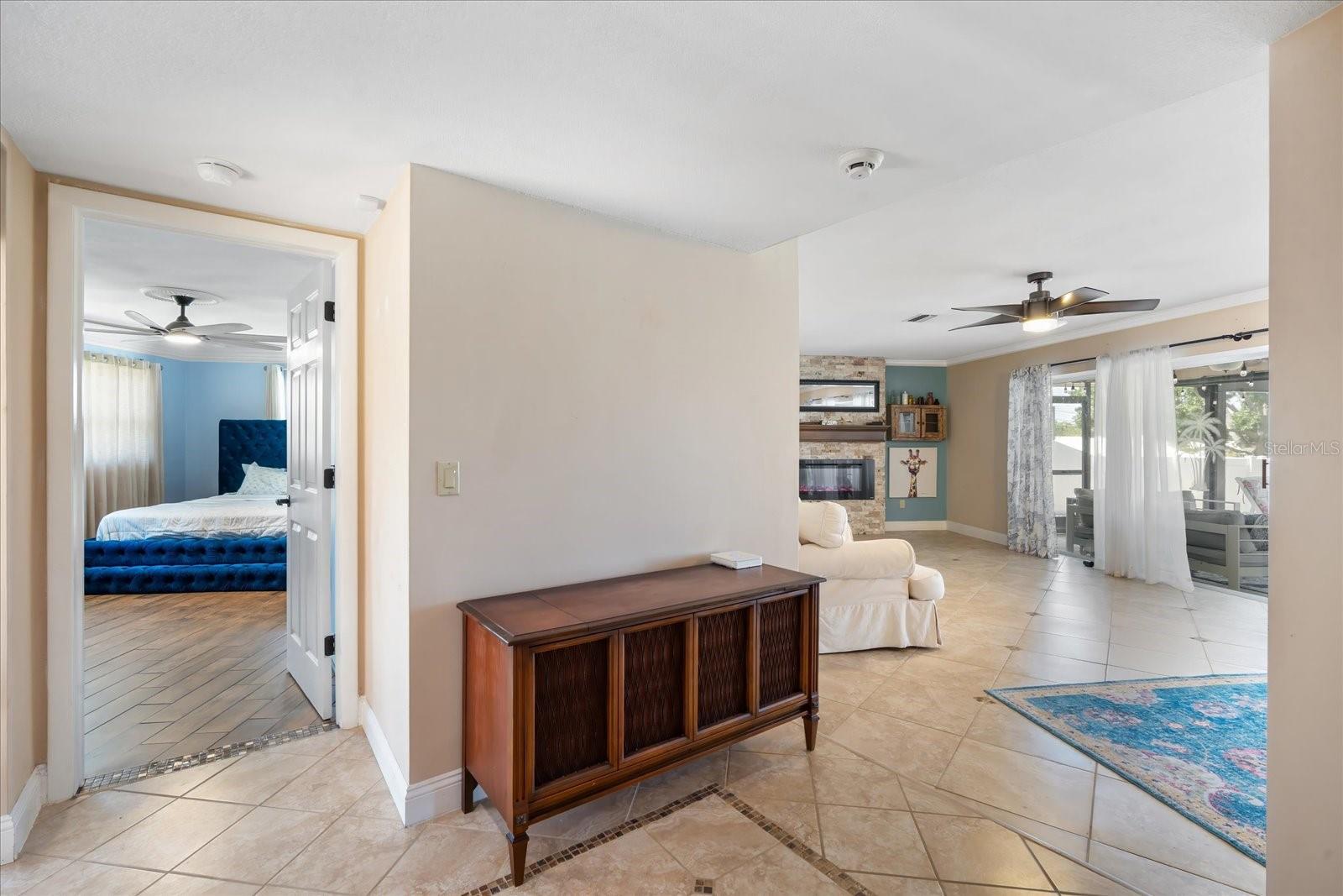 Image 12 of 62 For 9576 Oakhurst Road