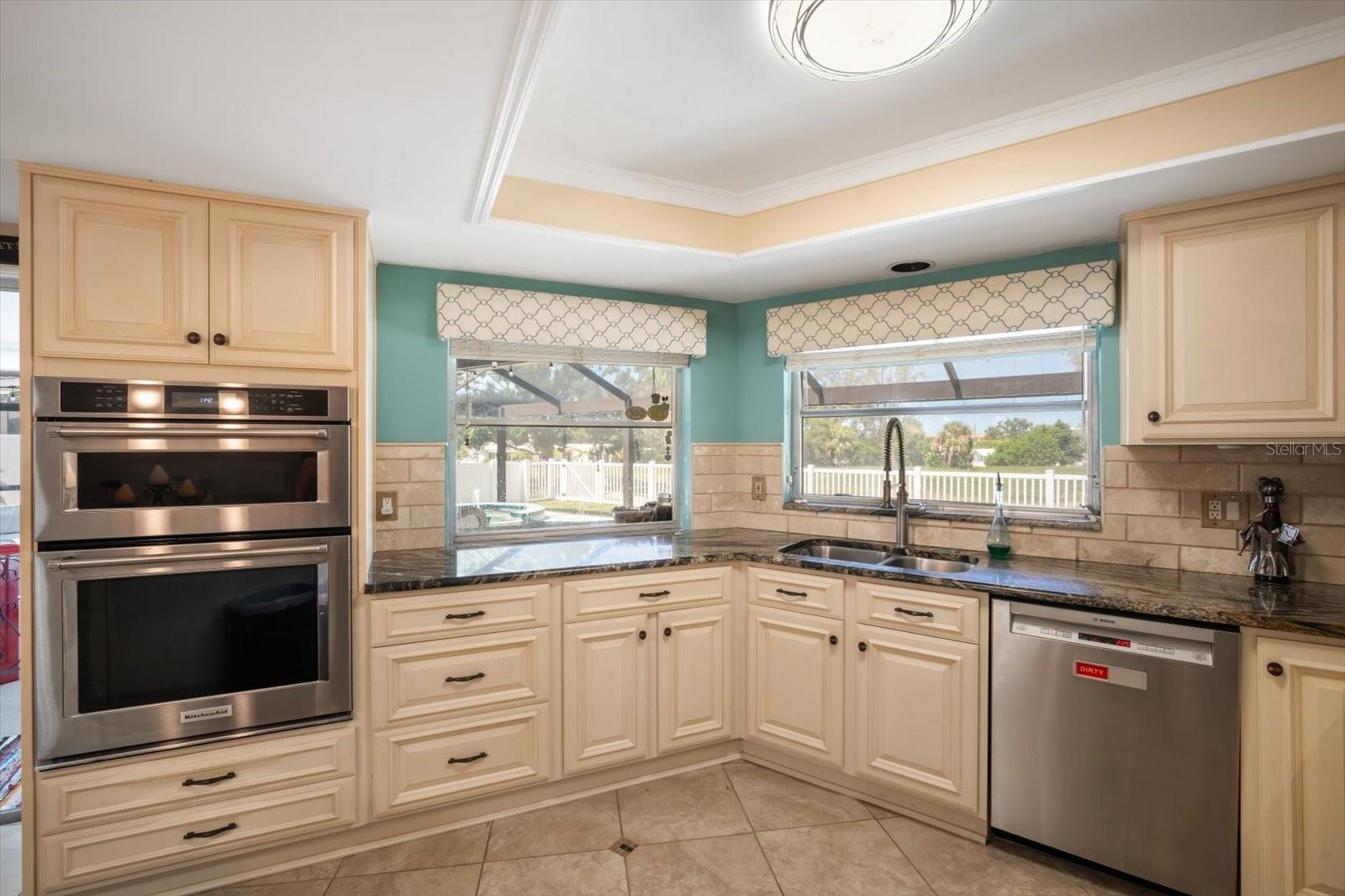 Image 13 of 62 For 9576 Oakhurst Road