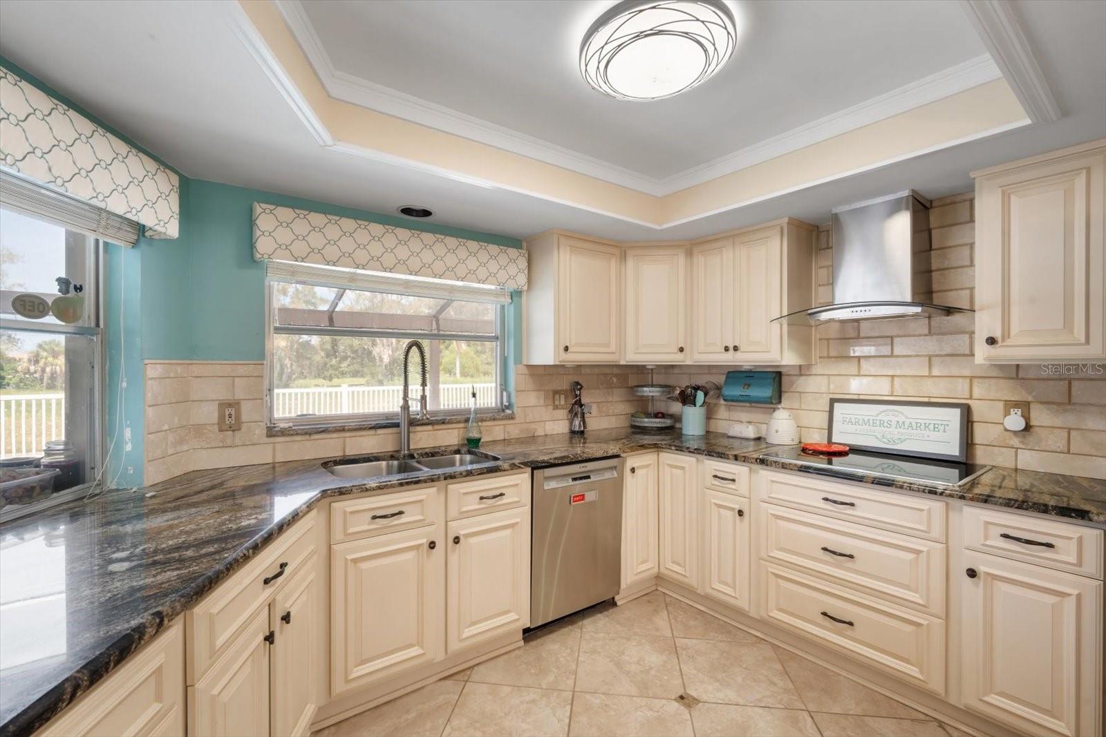Image 14 of 62 For 9576 Oakhurst Road