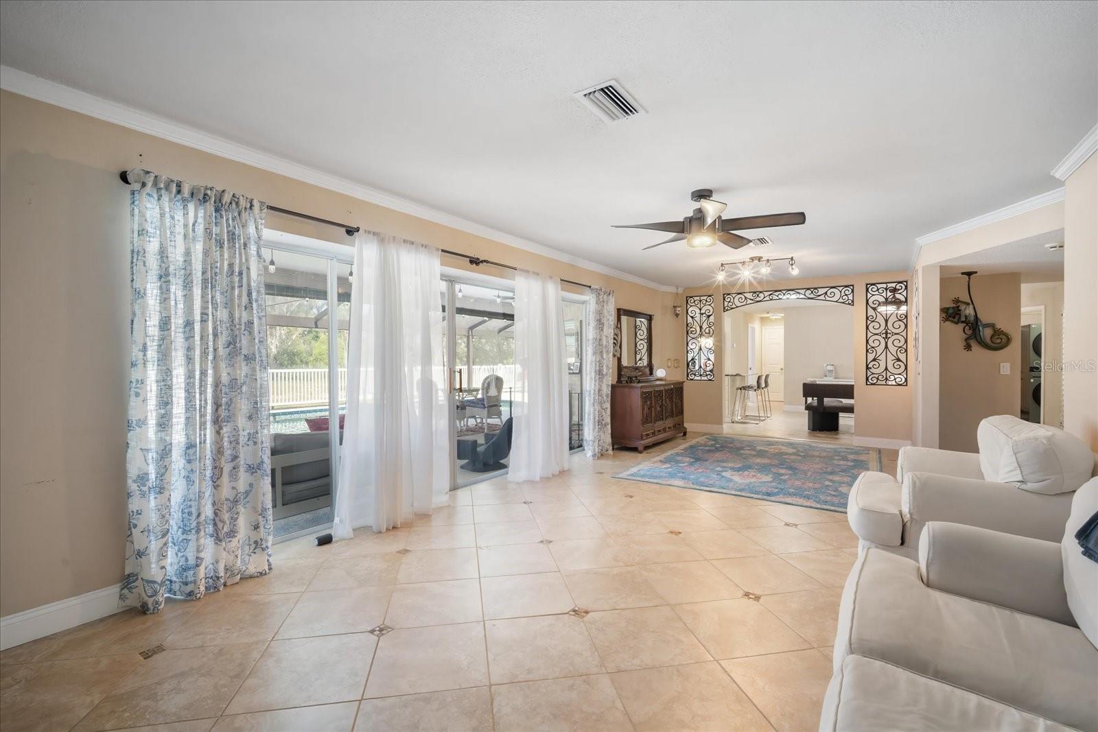 Image 7 of 62 For 9576 Oakhurst Road
