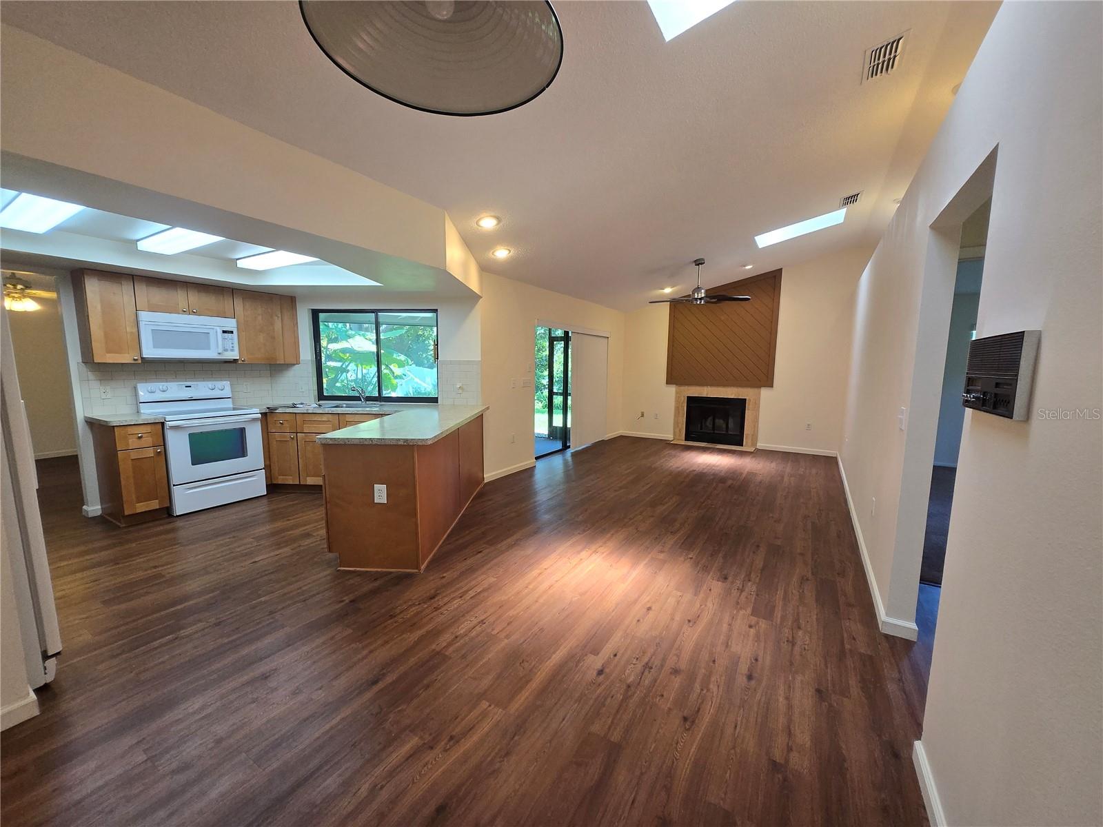 Image 10 of 29 For 1655 Allens Ridge Drive N