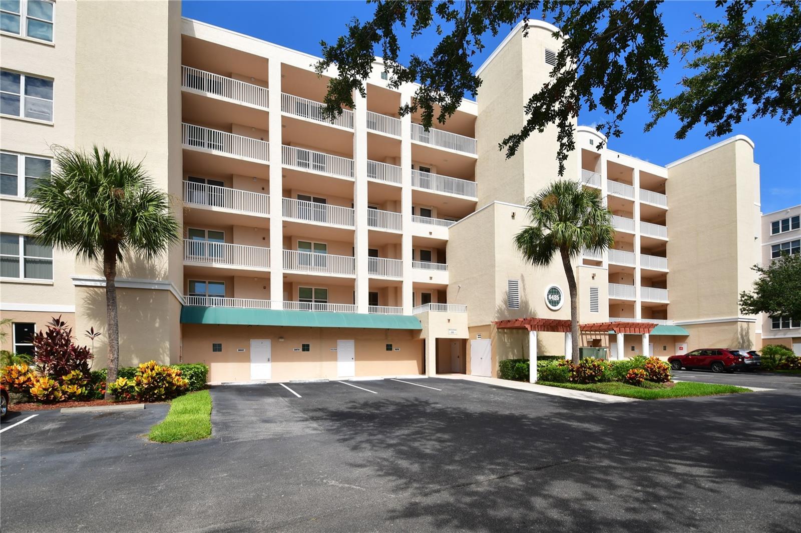 Details for 6425 Shoreline Drive 10102, ST PETERSBURG, FL 33708