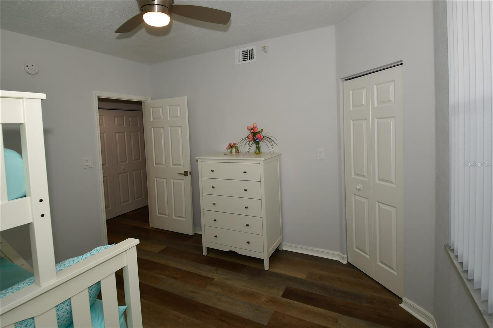 Image 14 of 43 For 6425 Shoreline Drive 10102