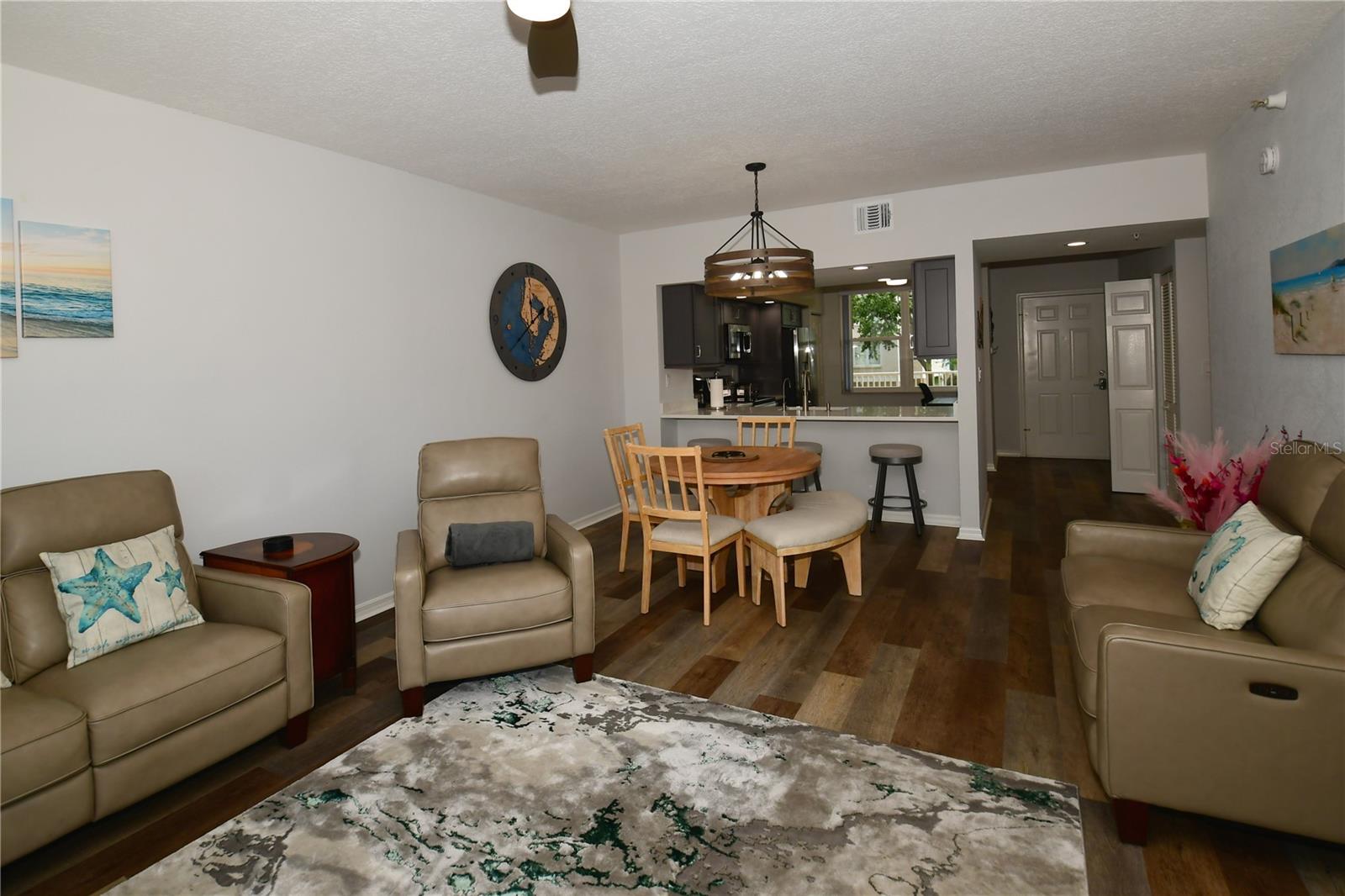 Image 19 of 43 For 6425 Shoreline Drive 10102